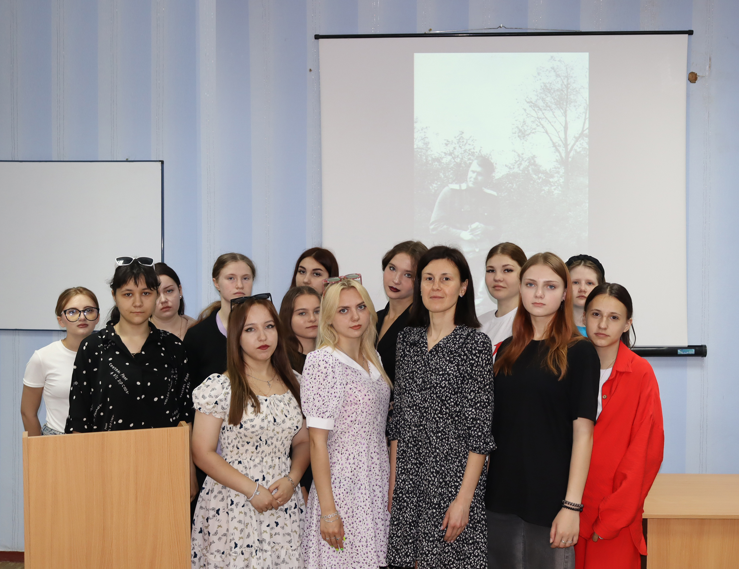 Подробнее о статье В Ровеньковском колледже ЛГПУ продолжаются мероприятия, посвященные Году защитника Отечества
