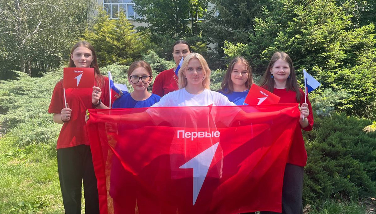 Подробнее о статье На старт! Внимание! Побежали!  Студенты Ровеньковского колледжа ЛГПУ приняли участие в «Забеге первых», посвященном Всемирному дню бега.